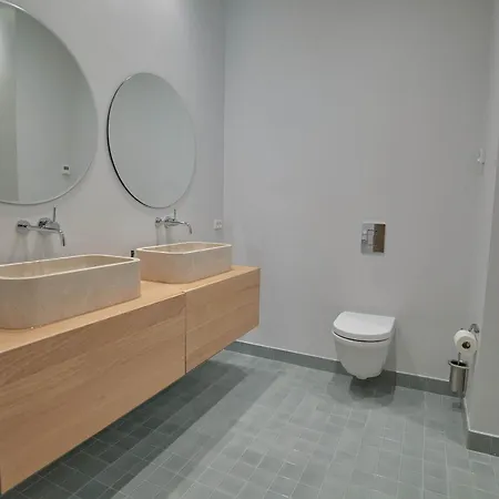 Modern With An Amazing View Of The